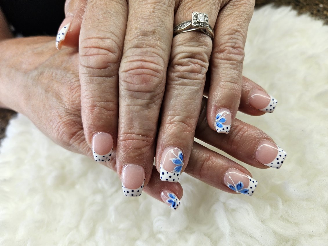 HT Nails And Spa nail photo 3
